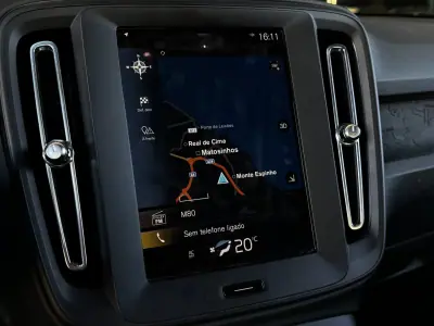 Volvo XC 40 2023 - 33490 EUR, 72063 km - AUTO.MOTO.pt - 72063km - foto 26 de 35