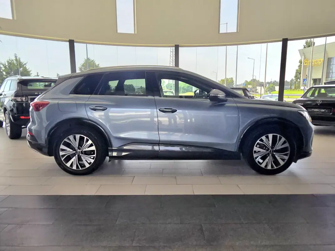 Audi Q4 e-tron 2021 - 26990 EUR, 104822 km - AUTO.MOTO.pt - 104822km - foto 8 de 33