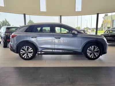 Audi Q4 e-tron 2021 - 26990 EUR, 104822 km - AUTO.MOTO.pt - 104822km - foto 8 de 33