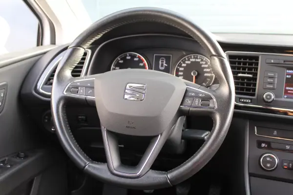 SEAT Leon 2013 - 9700 EUR, 184867 km - AUTO.MOTO.pt - 184867km - foto 10 de 16