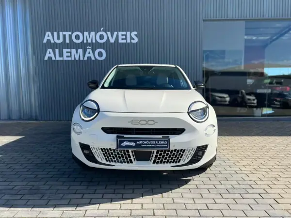 Fiat 600 2025 - 24500 EUR, 9900 km - AUTO.MOTO.pt - 9900km - foto 3 de 16