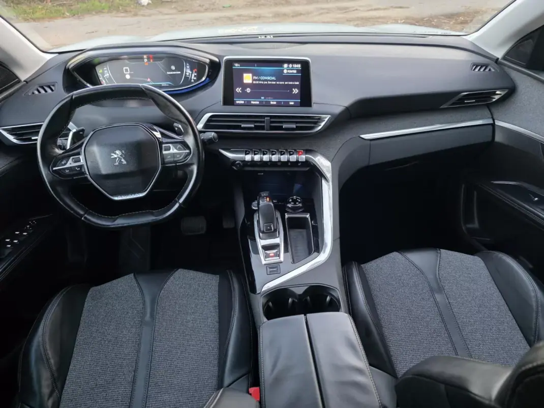 Peugeot 5008 2018 - 17750 EUR, 125000 km - AUTO.MOTO.pt - 125000km - foto 8 de 36