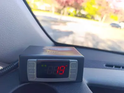 Mercedes-Benz 2017 - 18500 EUR, 74796 km - AUTO.MOTO.pt - 74796km - foto 12 de 17