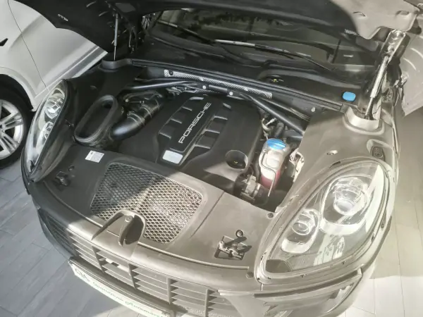 Porsche Macan 2014 - 42950 EUR, 177239 km - AUTO.MOTO.pt - 177239km - foto 58 de 59