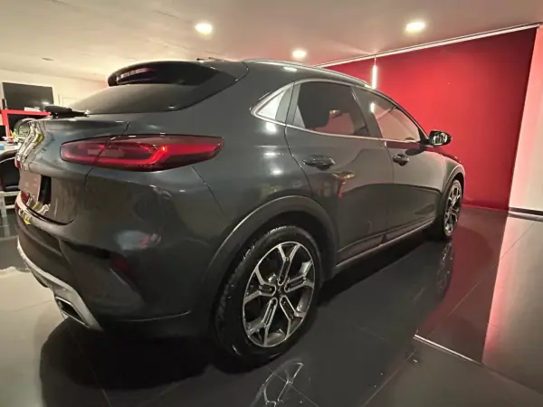 Kia XCeed 2020 - 14990 EUR, 162439 km - AUTO.MOTO.pt - 162439km - foto 5 de 19