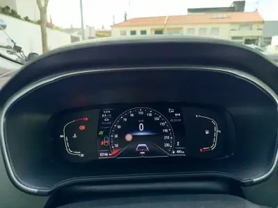 Renault Mégane 2020 - 15900 EUR, 82200 km - AUTO.MOTO.pt - 82200km - foto 15 de 18