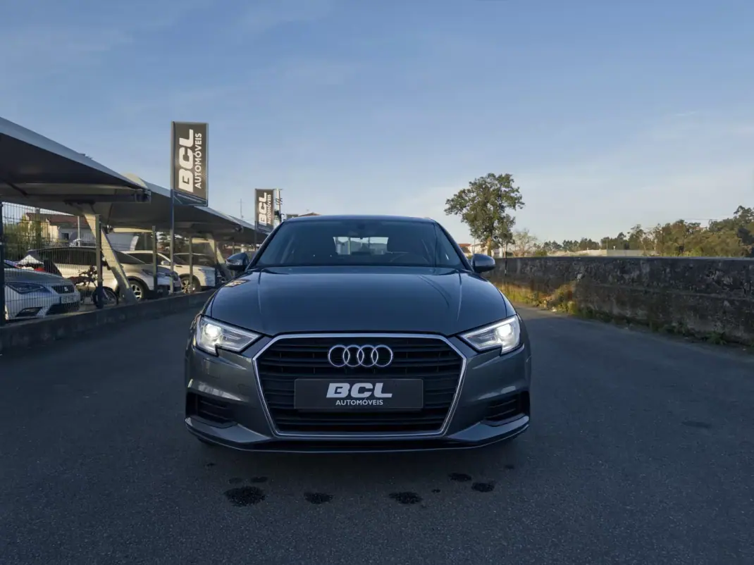 Audi A3 Limousine 2017 - 16990 EUR, 97000 km - AUTO.MOTO.pt - 97000km - foto 2 de 33