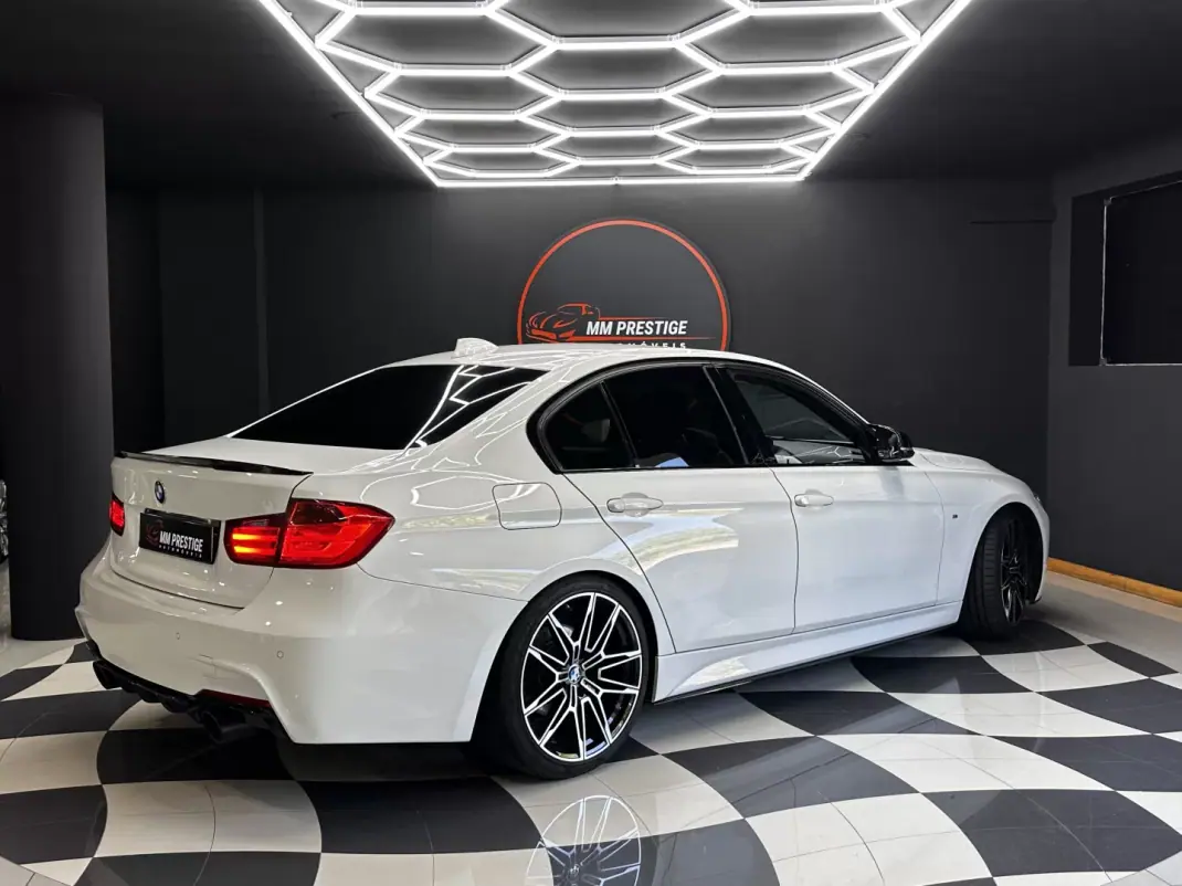 BMW 320 2014 - 18990 EUR, 218000 km - AUTO.MOTO.pt - 218000km - foto 29 de 44