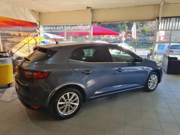 Renault Mégane 2016 - 13600 EUR, 152000 km - AUTO.MOTO.pt - 152000km - foto 3 de 21