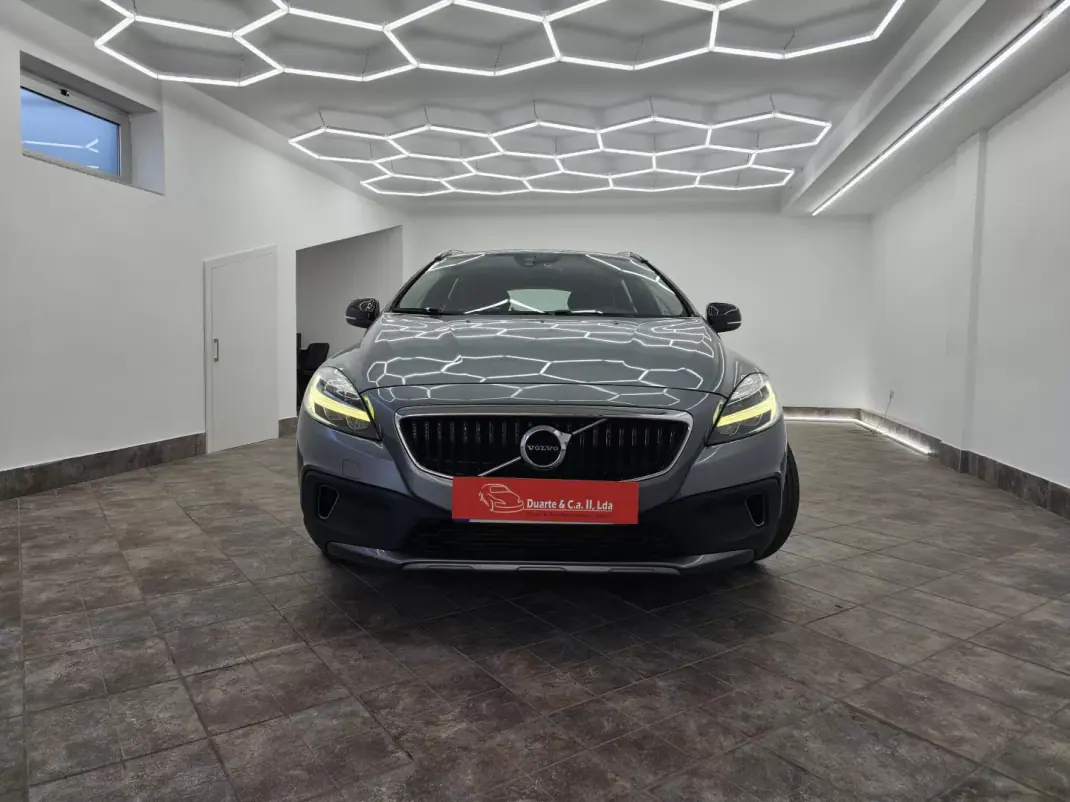 Volvo V40 Cross Country 2018 - 15000 EUR, 106816 km - 106816km - foto 4 de 40