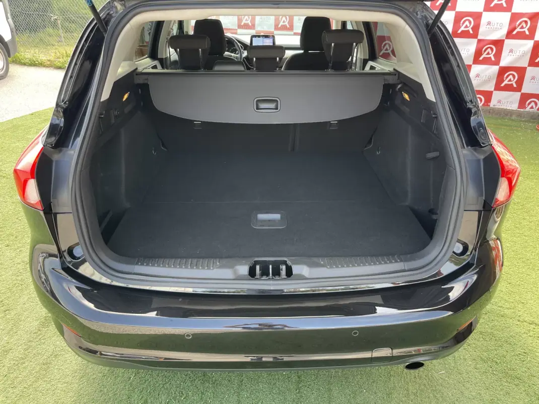 Ford Focus SW 2019 - 13990 EUR, 158295 km - AUTO.MOTO.pt - 158295km - foto 20 de 20
