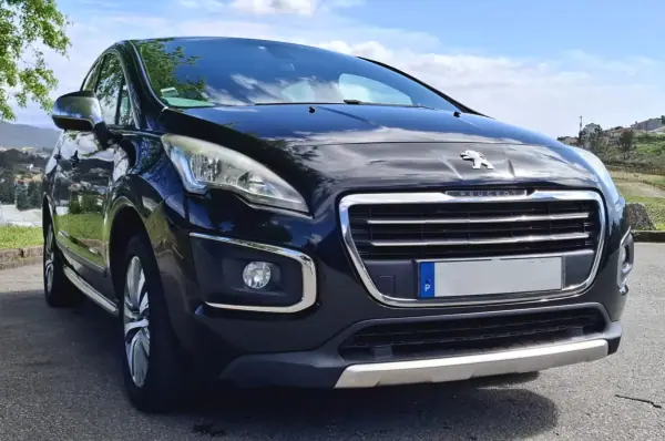 Peugeot 3008 2015 - 11950 EUR, 215000 km - AUTO.MOTO.pt - 215000km - foto 4 de 11