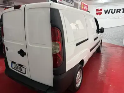 Fiat DOBLO CARGO 1.3 MULTIJET EASY 2009 - 5250 EUR, 190000 km - AUTO.MOTO.pt - 190000km - foto 5 de 27