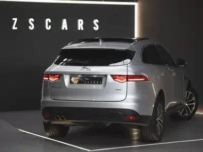 Jaguar F-Pace 2017 - 23990 EUR, 91000 km - AUTO.MOTO.pt - 91000km - foto 7 de 21
