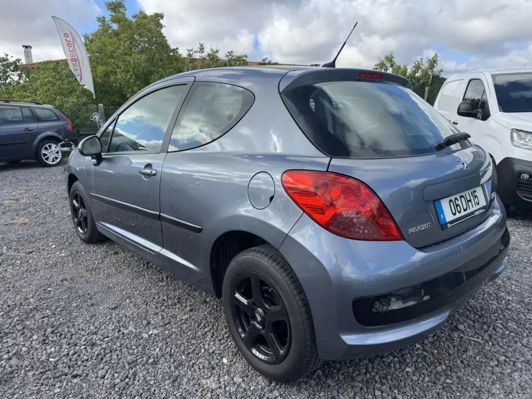 Peugeot 207 2007 - 4950 EUR, 245366 km - AUTO.MOTO.pt - 245366km - foto 8 de 20