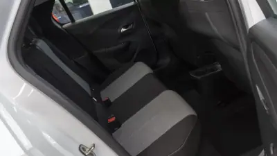 Opel Corsa 2025 - 16450 EUR, 8000 km - AUTO.MOTO.pt - 8000km - foto 9 de 33