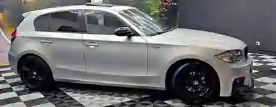 BMW 118 2008 - 11000 EUR, 223000 km - AUTO.MOTO.pt - 223000km - foto 2 de 2