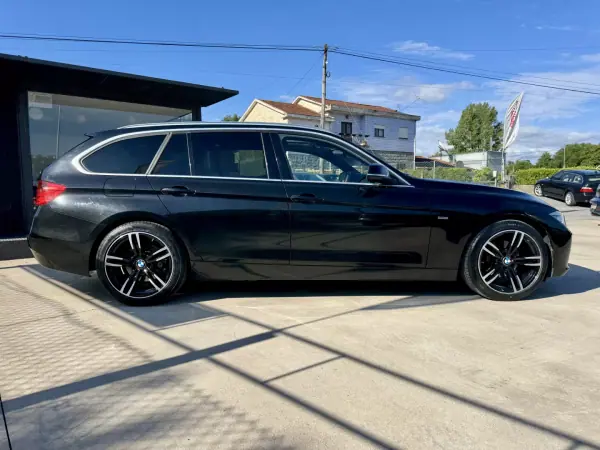 BMW 318 2015 - 13999 EUR, 220000 km - AUTO.MOTO.pt - 220000km - foto 21 de 23