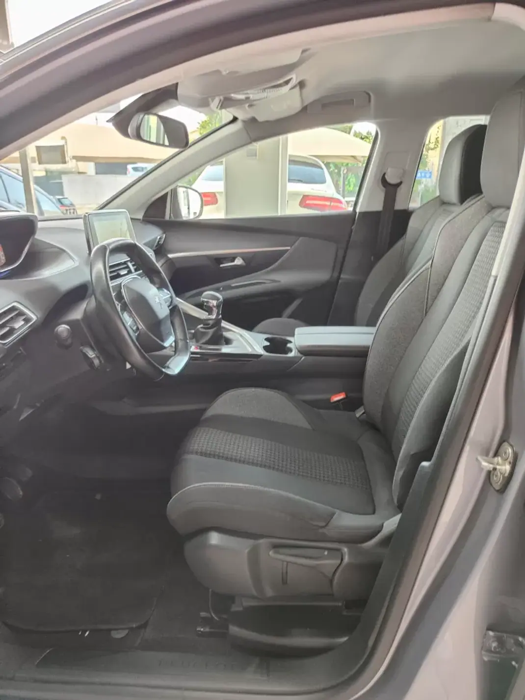 Peugeot 3008 2018 - 13950 EUR, 189000 km - 189000km - foto 13 de 36