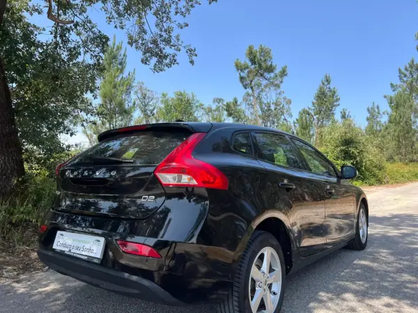 Volvo V40 2017 - 15900 EUR, 120000 km - AUTO.MOTO.pt - 120000km - foto 27 de 39