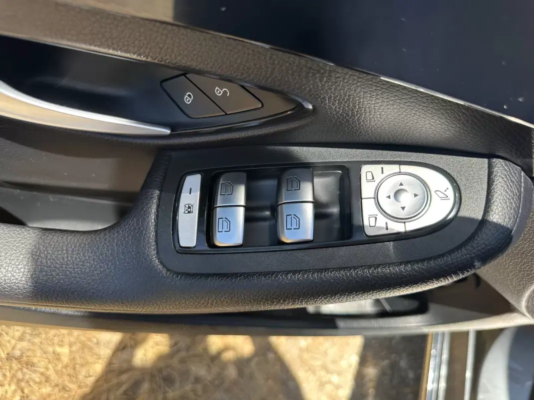 Mercedes-Benz C 200 2019 - 18950 EUR, 152000 km - 152000km - foto 12 de 14