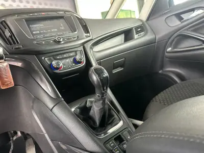 Opel Zafira 2018 - 13900 EUR, 128674 km - AUTO.MOTO.pt - 128674km - foto 24 de 36