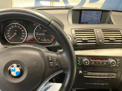 BMW 118 2010 - 12000 EUR, 227000 km - AUTO.MOTO.pt - 227000km - foto 3 de 3