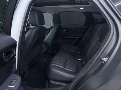 Jaguar F-Pace 2017 - 27950 EUR, 141687 km - 141687km - foto 41 de 48