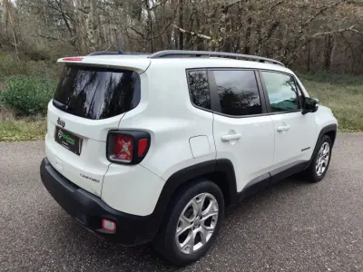 Jeep Renegade 2019 - 15900 EUR, 96500 km - AUTO.MOTO.pt - 96500km - foto 12 de 17