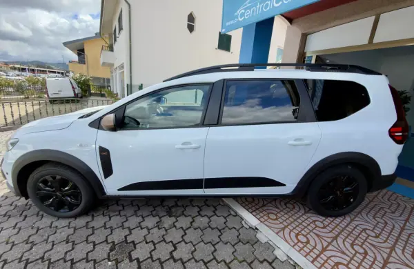 Dacia Jogger 2025 - 18950 EUR, 41000 km - AUTO.MOTO.pt - 41000km - foto 6 de 26