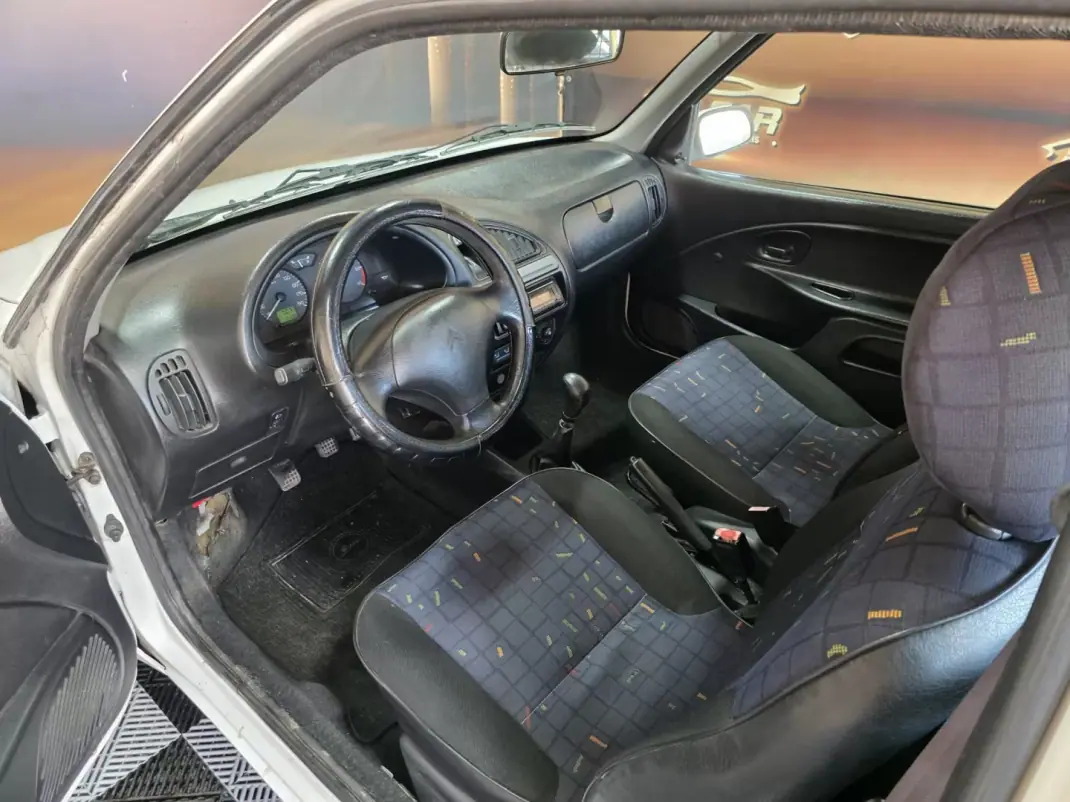 Citroën Saxo 2000 - 2450 EUR, 280000 km - AUTO.MOTO.pt - 280000km - foto 2 de 12
