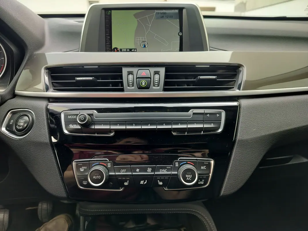 BMW X1 2017 - 14000 EUR, 220000 km - 220000km - foto 6 de 11