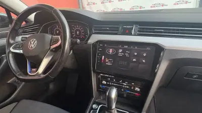 Volkswagen Passat Variant 2020 - 18500 EUR, 175000 km - AUTO.MOTO.pt - 175000km - foto 12 de 12