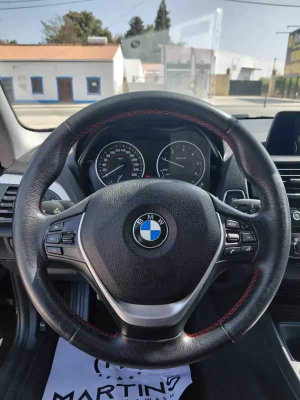 BMW 116 2017 - 17900 EUR, 140000 km - AUTO.MOTO.pt - 140000km - foto 4 de 11