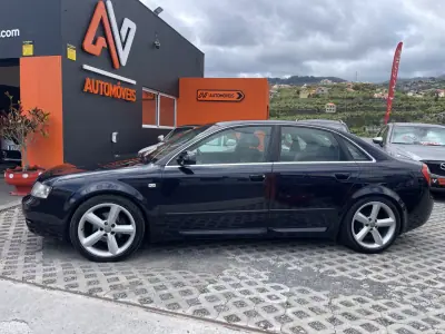 Audi A4 2003 - 7950 EUR, 277740 km - AUTO.MOTO.pt - 277740km - foto 4 de 13