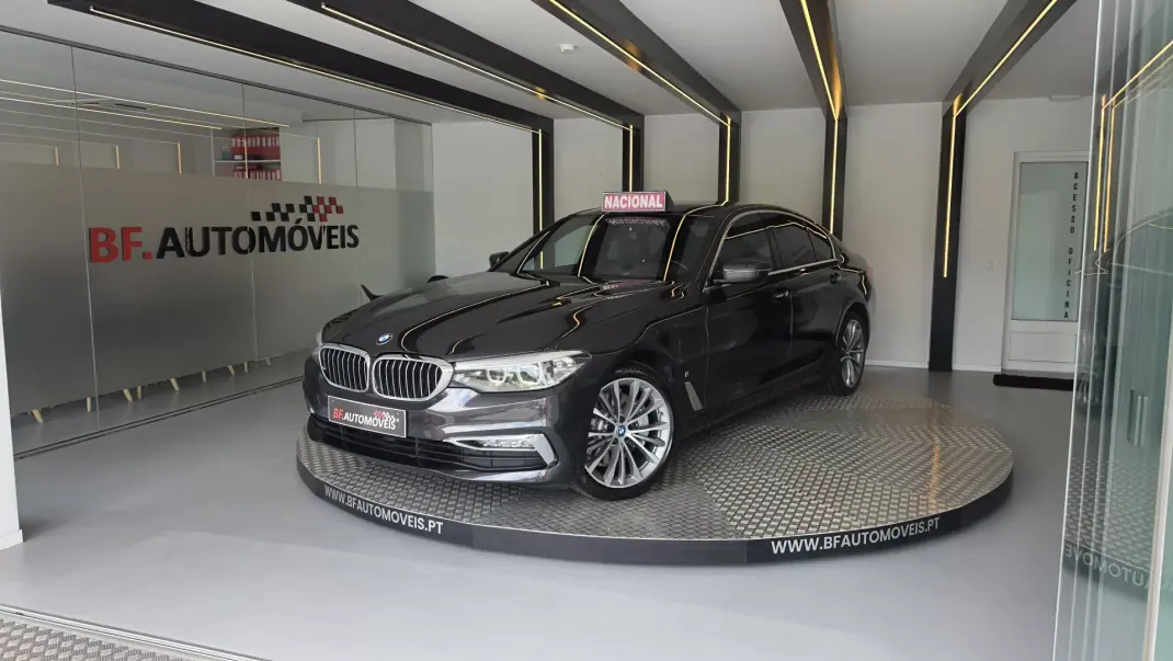 BMW 530 2017 - 21900 EUR, 230206 km - AUTO.MOTO.pt - 230206km - foto 12 de 58