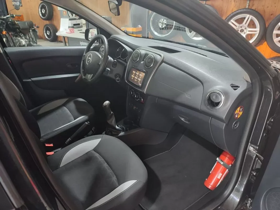 Dacia Sandero 2015 - 12900 EUR, 116000 km - AUTO.MOTO.pt - 116000km - foto 16 de 16