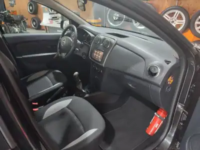 Dacia Sandero 2015 - 12900 EUR, 116000 km - AUTO.MOTO.pt - 116000km - foto 16 de 16