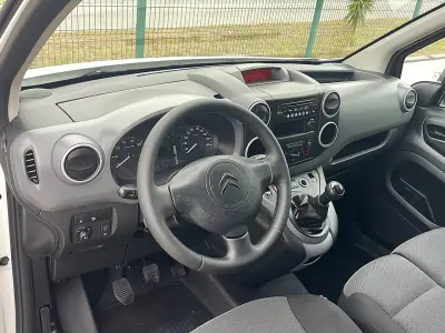 Citroën Berlingo 1.6 HDi Longa 2019 - 11750 EUR, 106000 km - AUTO.MOTO.pt - 106000km - foto 16 de 30