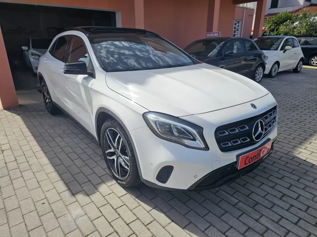 Mercedes-Benz GLA 200 2018 - 26990 EUR, 102000 km - AUTO.MOTO.pt - 102000km - foto 1 de 15