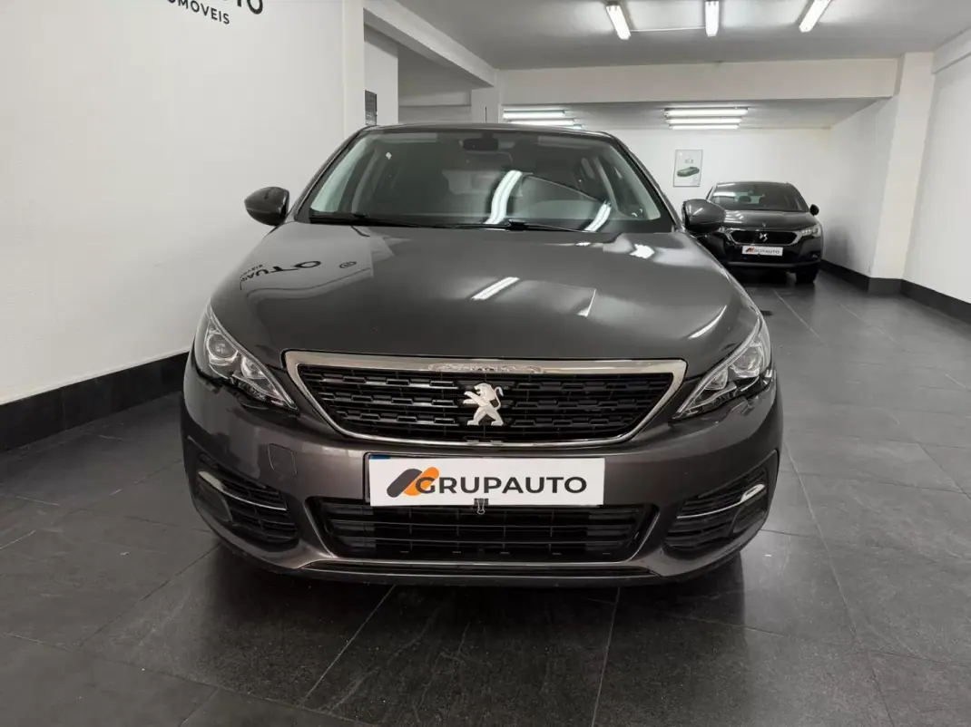 Peugeot 308 2017 - 11990 EUR, 112000 km - 112000km - foto 2 de 19
