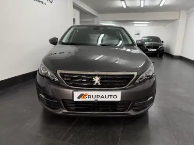 Peugeot 308 2017 - 11990 EUR, 112000 km - 112000km - foto 2 de 19