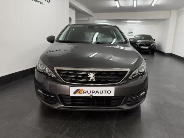 Peugeot 308 2017 - 11990 EUR, 112000 km - 112000km - foto 2 de 19