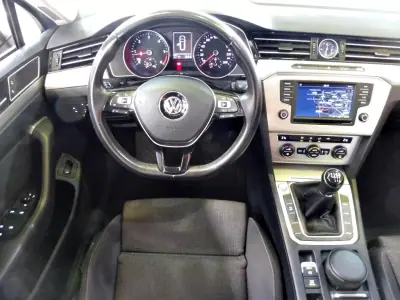 Volkswagen Passat Variant 2015 — foto 5 de 13