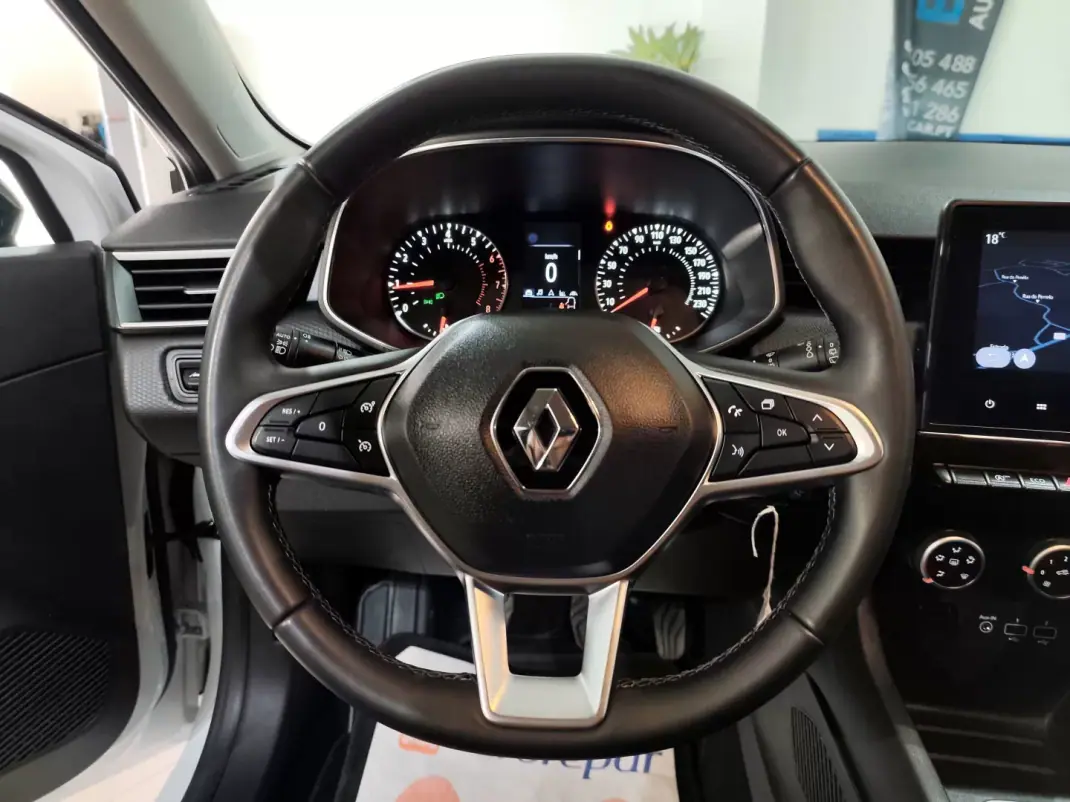 Renault Clio 2021 - 13450 EUR, 48000 km - AUTO.MOTO.pt - 48000km - foto 16 de 17