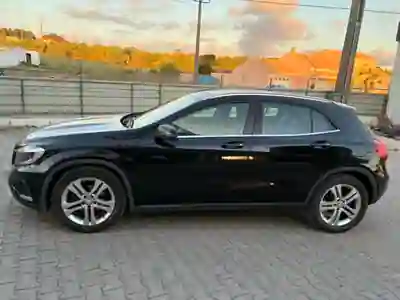 Mercedes-Benz GLA 220 2015 - 17000 EUR, 197000 km - AUTO.MOTO.pt - 197000km - foto 2 de 11