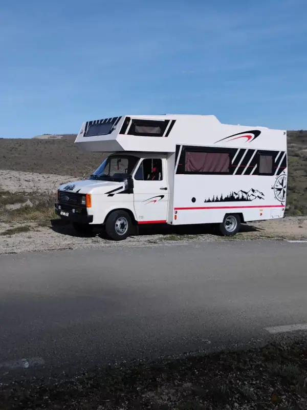 Ford Transit 1983 - 10750 EUR, 154798 km - AUTO.MOTO.pt - 154798km - foto 3 de 21