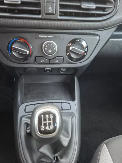 Hyundai i10 2023 - 14750 EUR, 61600 km - AUTO.MOTO.pt - 61600km - foto 20 de 28