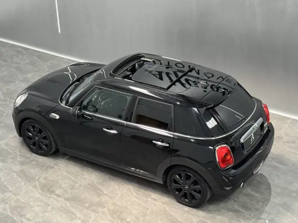 MINI 5 Portas 2016 - 15890 EUR, 167000 km - AUTO.MOTO.pt - 167000km - foto 12 de 34