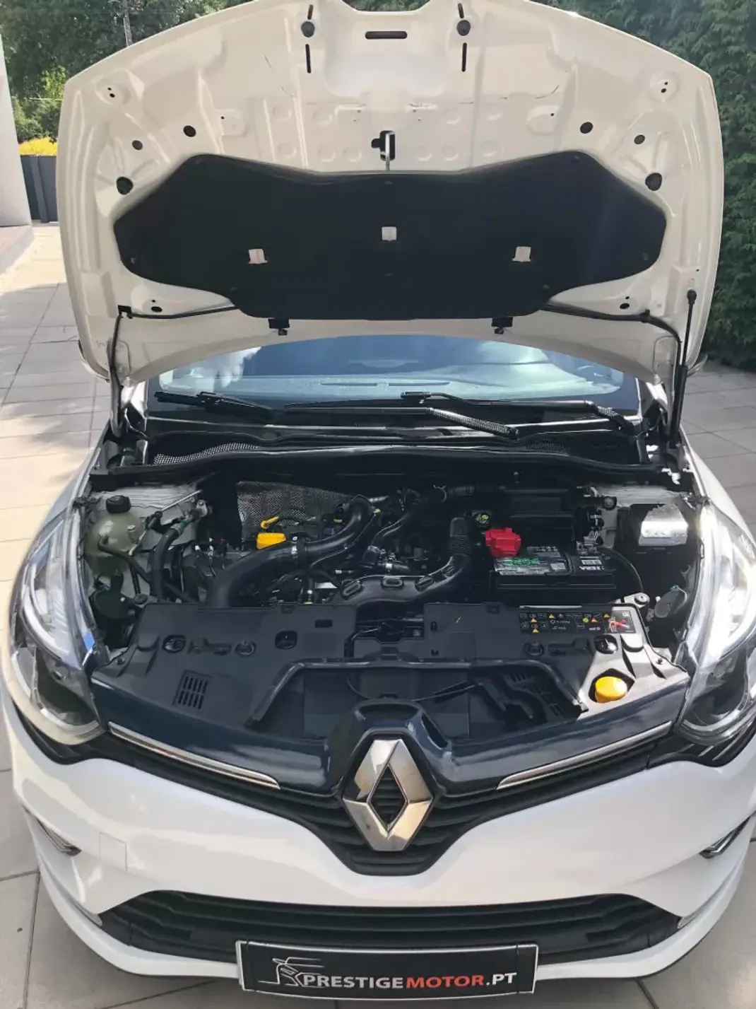 Renault Clio 2017 - 8900 EUR, 137000 km - 137000km - foto 25 de 27